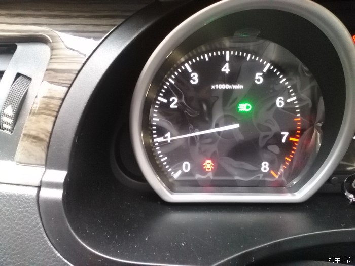 【图】请众泰官方解释上坡辅助、ESC指示灯