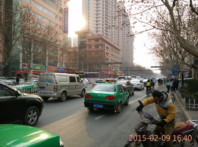 阳中医学院第二附属医院前十字路口掉头违章的