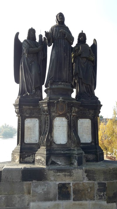 带上86岁老妈,穷游欧亚34国,吃住车上。_自驾