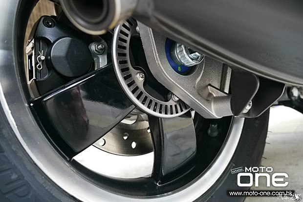 【图】2015 Vespa GTS300ie -循迹系统铁壳运