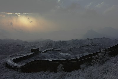 大年初三游蟠龙山长城,雾锁群山,狂风暴雪,山舞银蛇,雪照云光