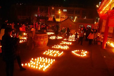 晚上看放灯拍了点照片,大家一起来看吧_河北