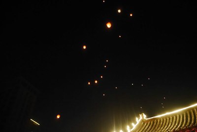 晚上看放灯拍了点照片,大家一起来看吧_河北