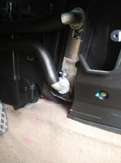 汽车暖风水箱漏水_308暖风水箱漏水_暖风水箱怎么看漏水