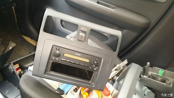 【图】1.3超值加装多功能方向盘和导航一体机