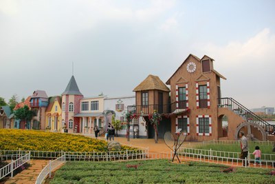 欧洲风情小镇及希腊爱琴海缩影,尽在昆明呈贡大渔公园。