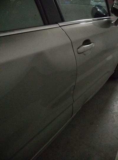 车门被电动车撞了,怎么走保险?_雪铁龙C4L论