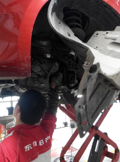 【年度大片】全程直播更换骐达CVT变速箱!