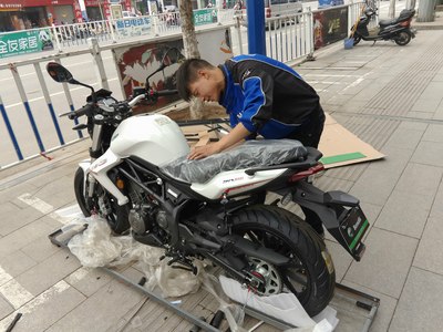 关于摩托车洗车问题。