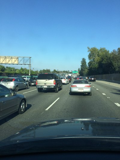 到洛杉矶了,大城市也跟国内一样堵车,不过大家开车都还是很规矩