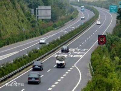 应急车道速公路生命救援通道非法占用应急车道延误救援工作仅严重交通
