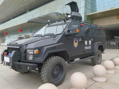 剑齿虎装甲车是中国警方专用防爆车,由福特f550改装而成,车长6