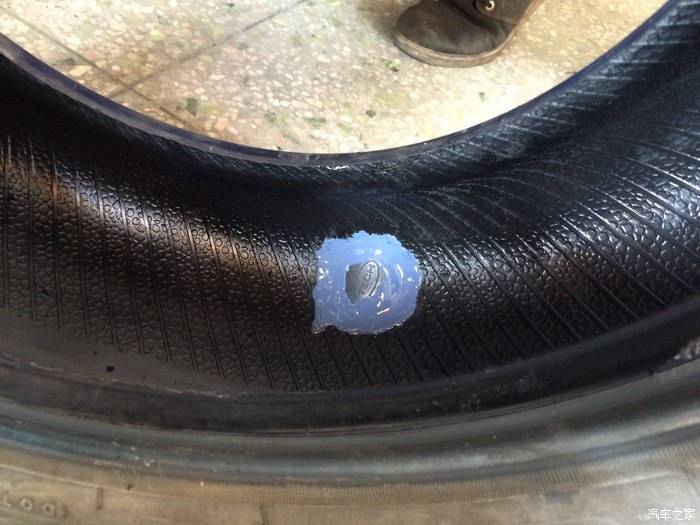 【图】补个胎都能弄成这样,对这修车店无语了