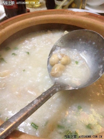 宵夜还吃了鸡子粥啊.又是大补之物.