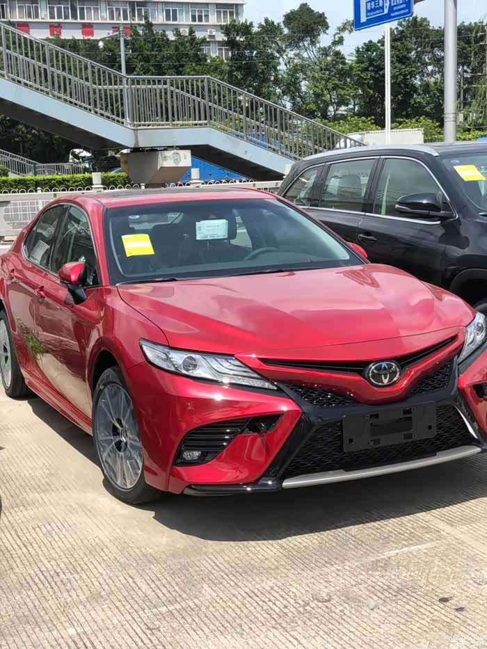 丰田tnga凯美瑞25s骚红运动版