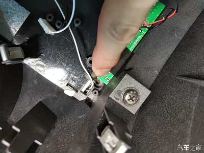 也比以前但发现个问题就通话音质太差对方老听清我说话即使靠mic孔