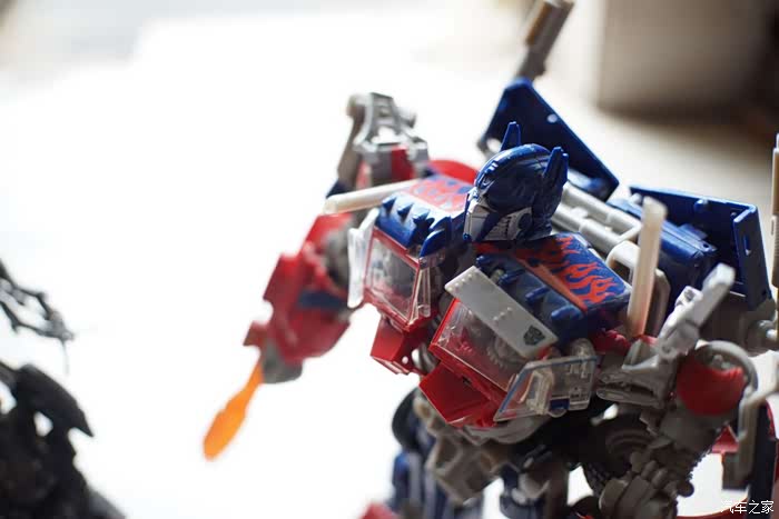 来自塞伯坦汽车之家的超级英雄我最爱的变形金刚