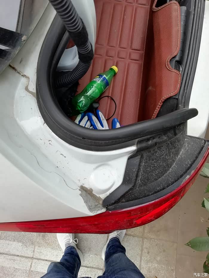 后备箱进水,有几个遇到?