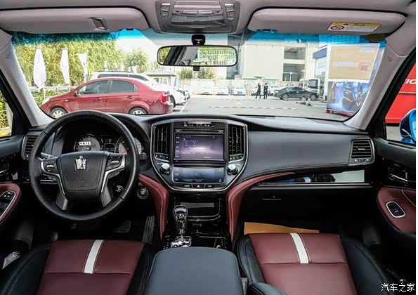 试驾十四代皇冠2.0t