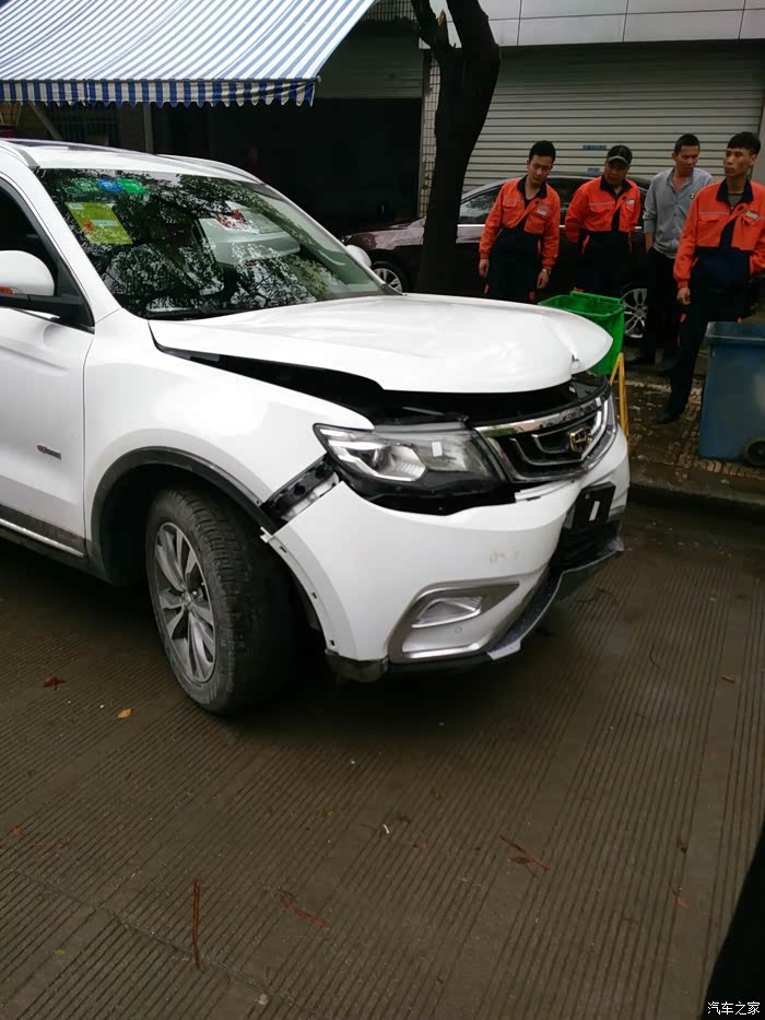 【图】博越撞了_帝豪论坛_汽车之家论坛