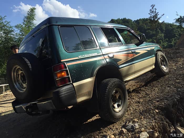 老猫服役22载老车不老帕杰罗v32