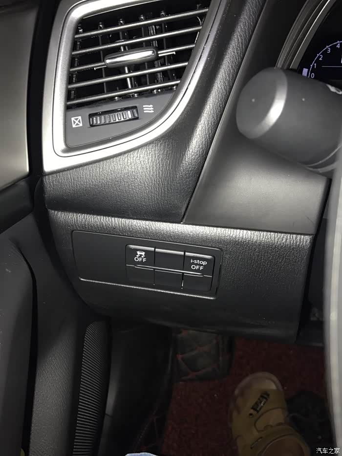 【图】17款自豪大灯高低怎么调?_马自达3 昂克赛拉论坛_汽车之家论坛