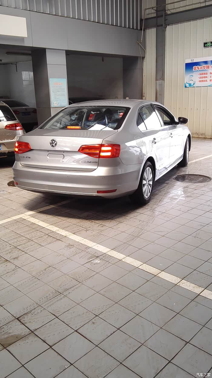 雅士银的价格为何比别的颜色低1000元