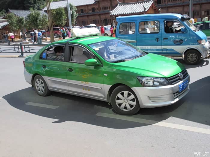丽江市的出租车普桑vista四个版本崭新光亮