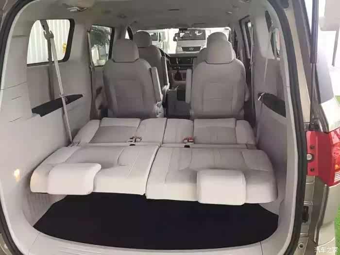 精英版第三排座椅可否改为侧挂?