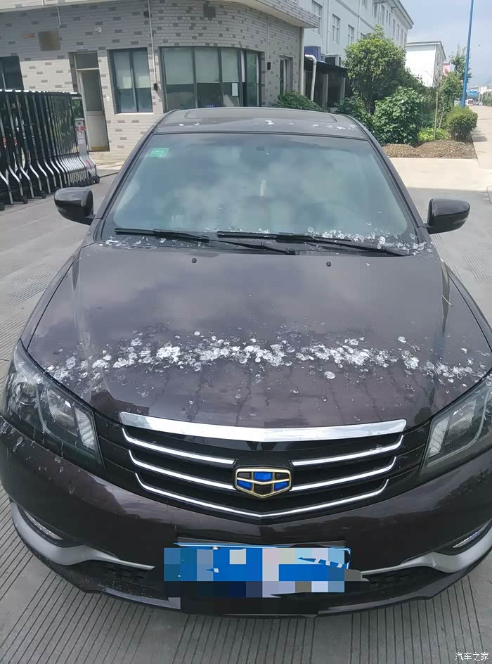 鸟屎壮观吧!停半个月而且停在车棚里