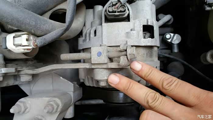 刚买了空调跟助力泵皮带,准备自己更换,松紧度?