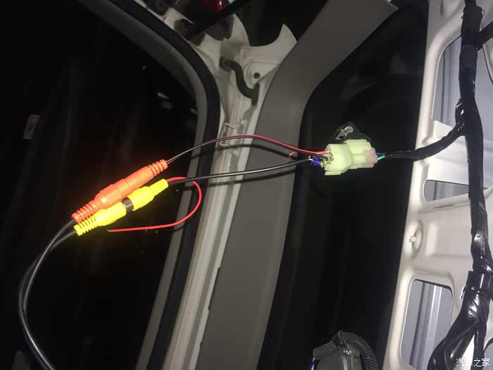 低成本自制通用倒车摄像头转原车线束线