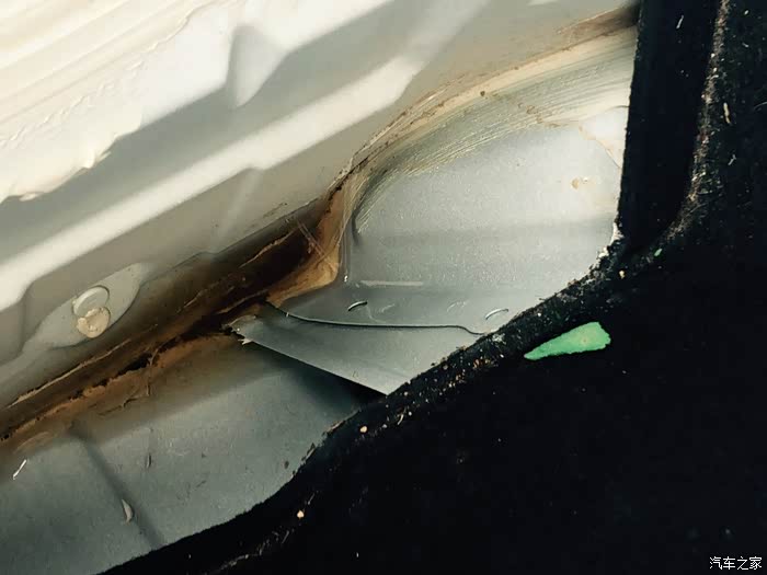 想问下你们后备箱进水了吗