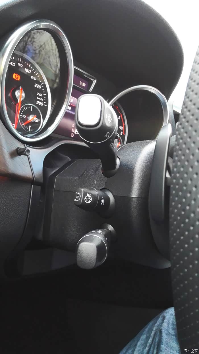 方向盘加热.开关在那?