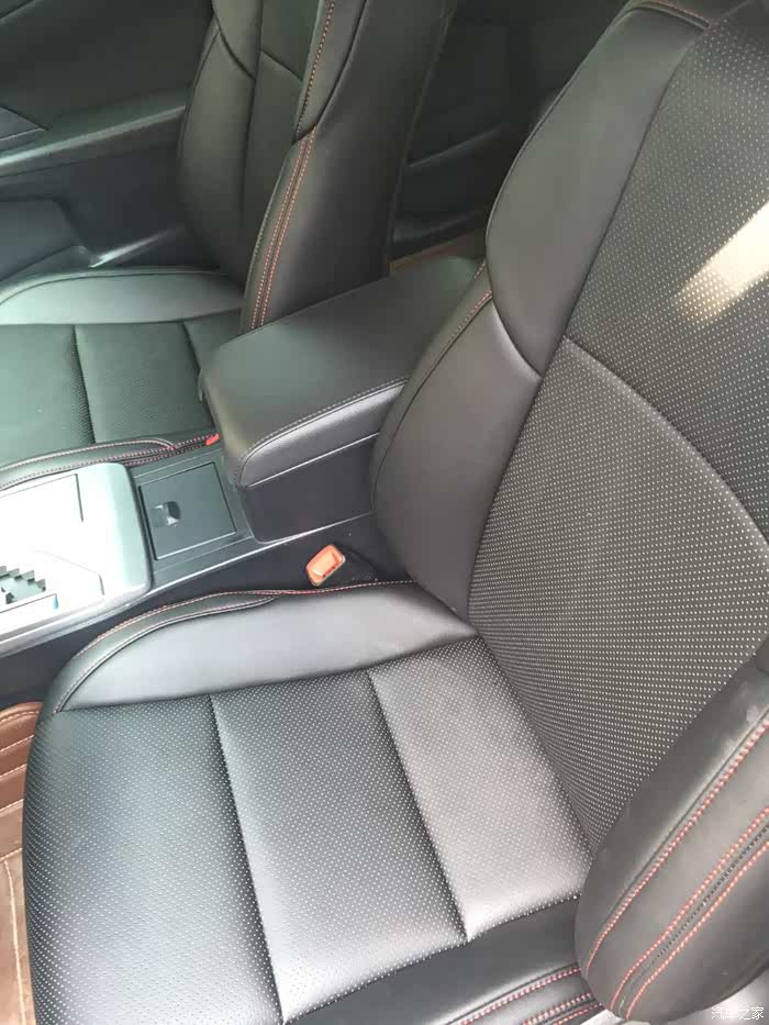 凯美瑞改装午阳真皮座椅