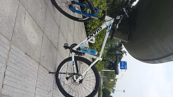 选车二个星期提了刺客850(白)