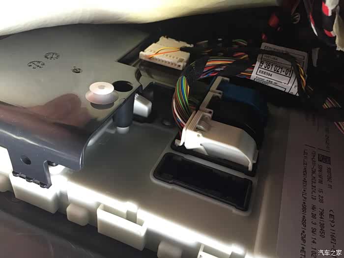 【图】想在保险盒取长电,可是保险盒图解看不懂,请大侠帮忙_宝马x5