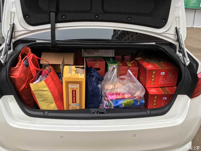 遇到墨迹媳妇儿,晚点个时,满满后备箱酒.