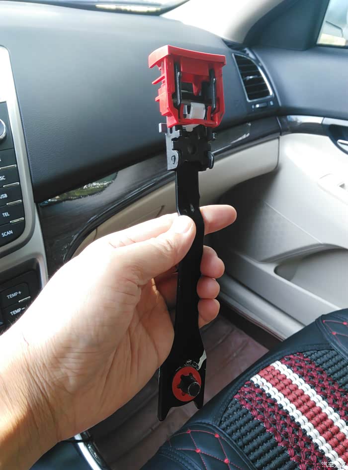 不要用插头假装安全带插更换副驾驶安全带卡子总成