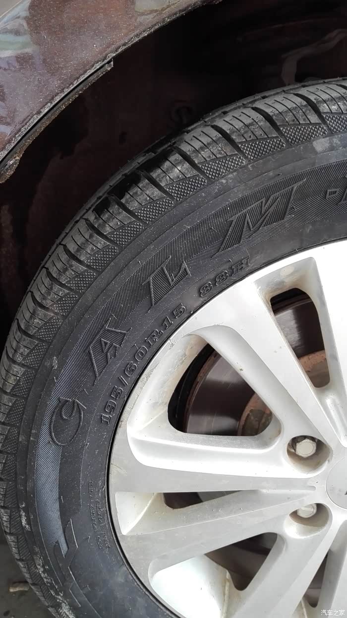 把小三的脸刮花了果断报保险