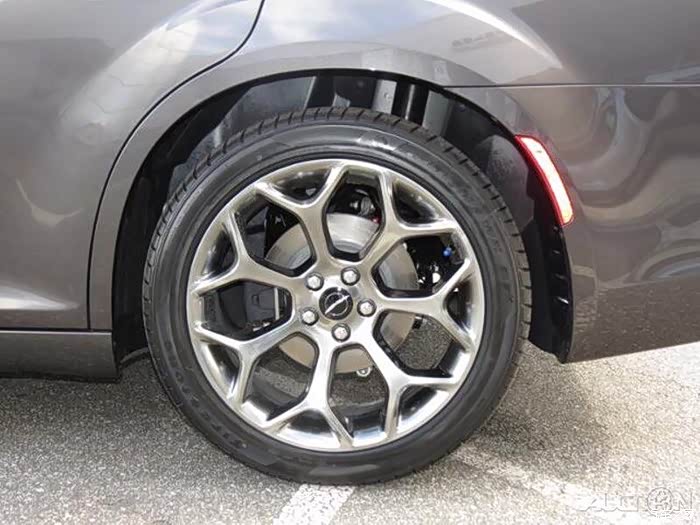 【图】求购新款雪花轮毂,版主手下留情……_克莱斯勒300c论坛_汽车之