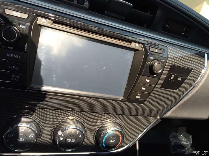 问下卡罗拉usb接口在哪里