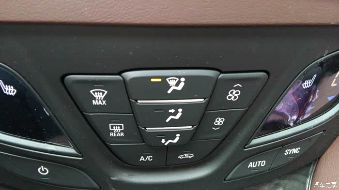 就是这个除雾灯