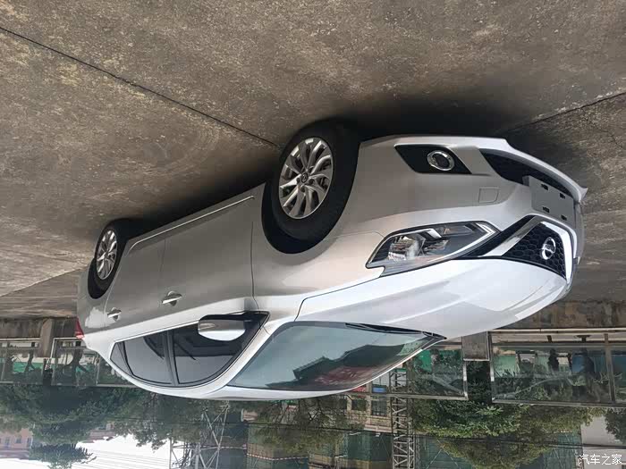 银色的新轩逸好看吗?