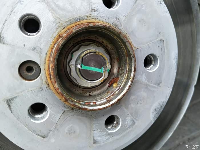 【图】大家看看这车的车轴有木有问题?_宝马5系论坛_汽车之家论坛