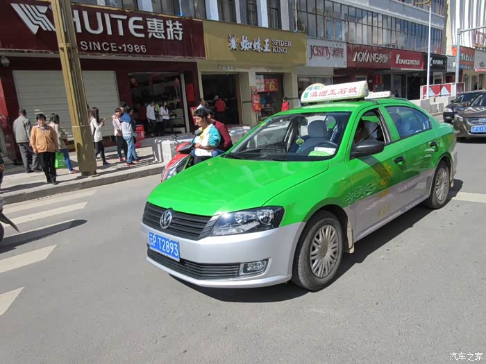 丽江市的出租车普桑vista四个版本崭新光亮