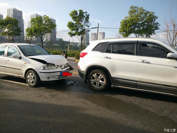 【图】cs75遭追尾_长安cs75论坛_汽车之家论坛