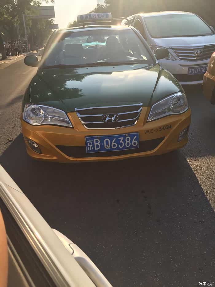 傻逼司机加塞逆行京bq6386