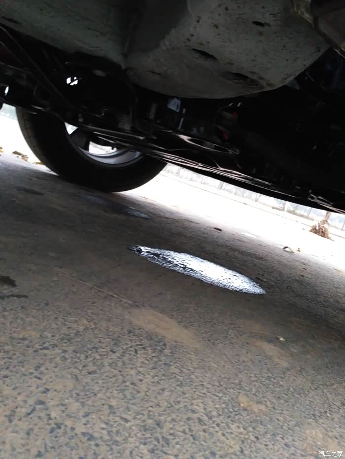 有知道空调排水口在什么位置的吗?