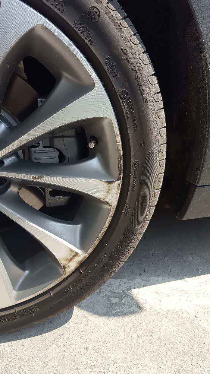 【图】刚买一个月5系被人刮了_宝马5系论坛_汽车之家论坛